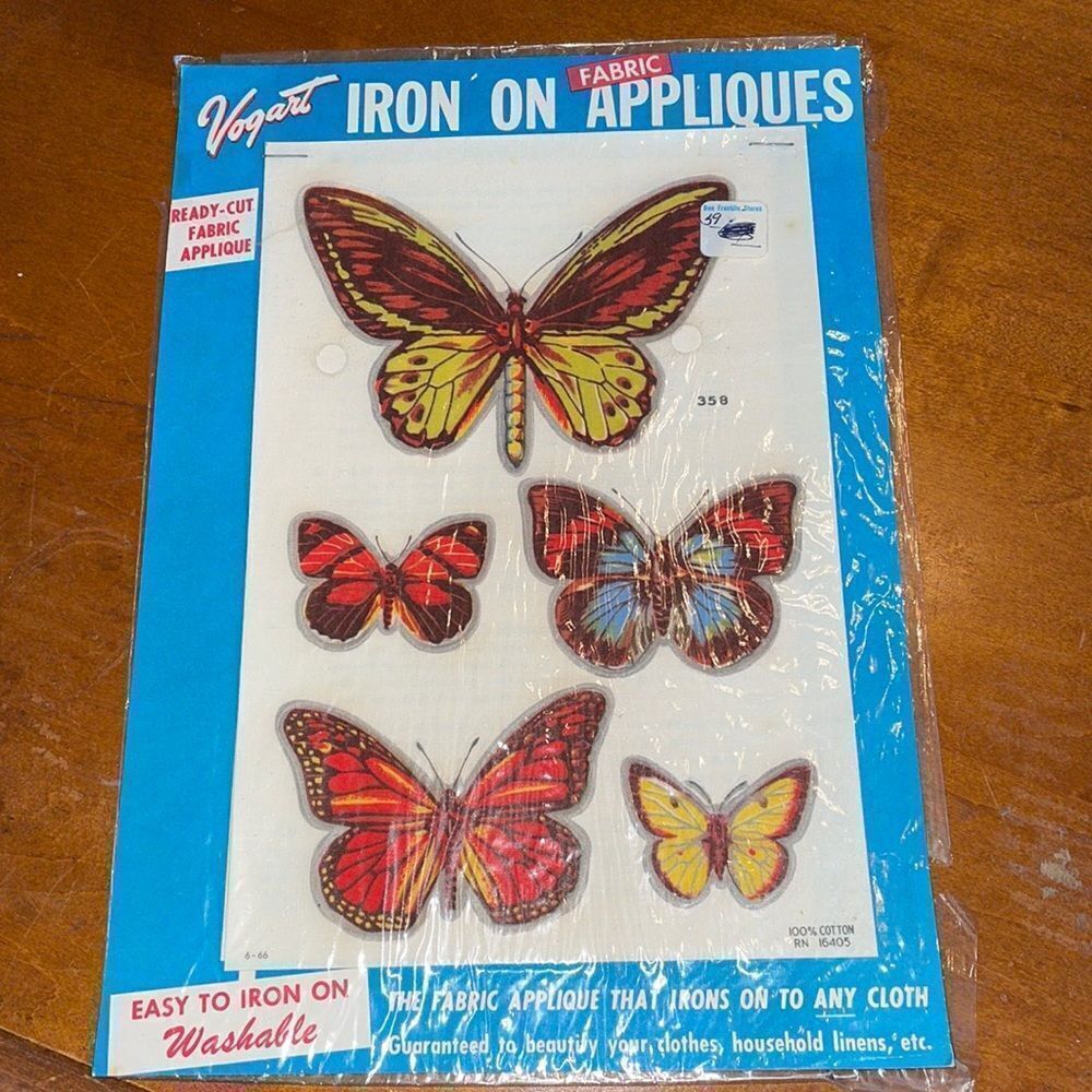 Vtg 1953 Vogart new in packaging iron on fabric Appliques various butterflies‎